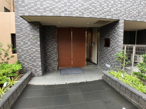 アミティエ扇町リアンのエントランス