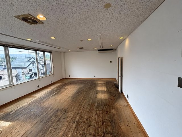 大津市真野２丁目の事務所の内装