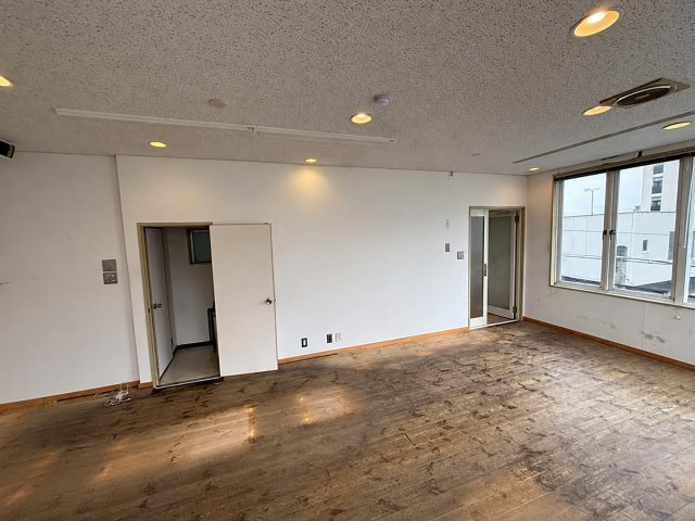 大津市真野２丁目の事務所の内装