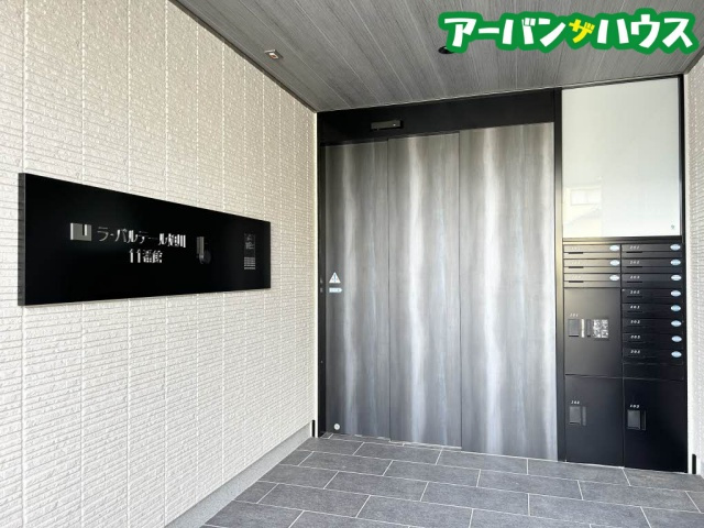ラ・パルテール旭川　11番館のエントランス