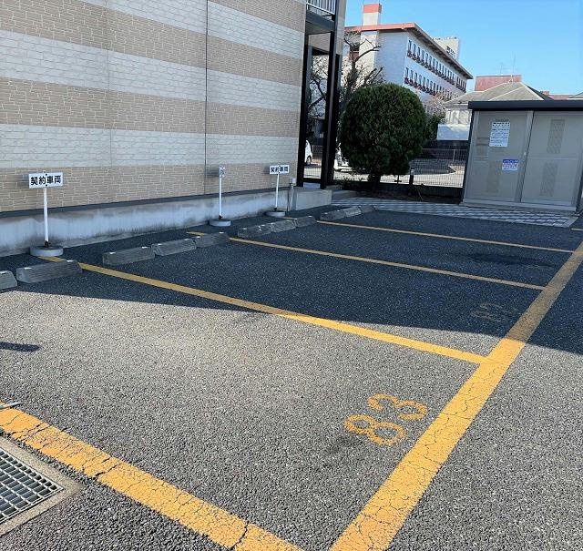 レオパレスＹＪ大橋の駐車場
