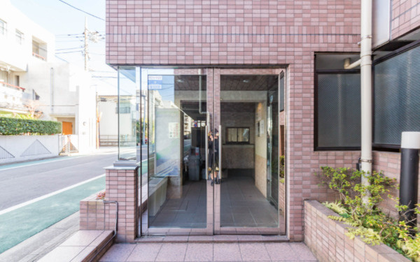 ルーブル三軒茶屋のエントランス