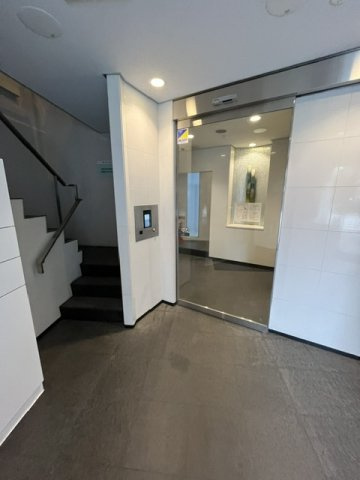 千代田区岩本町２丁目の賃貸マンションのロビー
