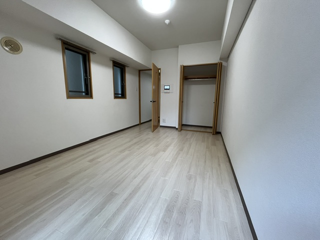 千代田区岩本町２丁目の賃貸マンションの居間・リビング