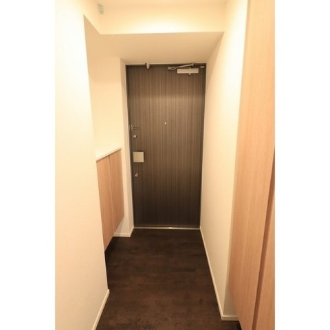 ミュプレ根岸の玄関