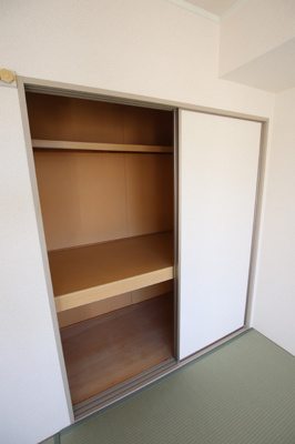 和室　押し入れ