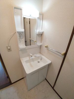 洗面台は独立しております。