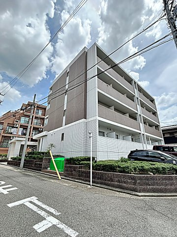 ルミエール山中の外観