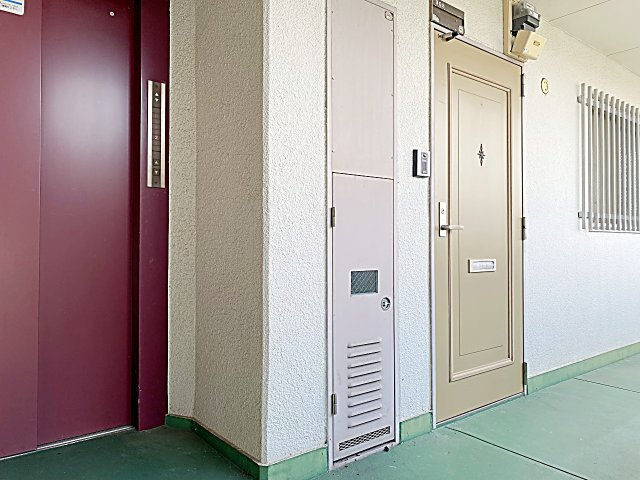 プロクシィスクエア牧の原の玄関