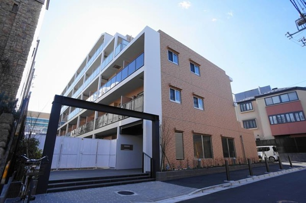 ハーモニーレジデンス新宿四谷の外観