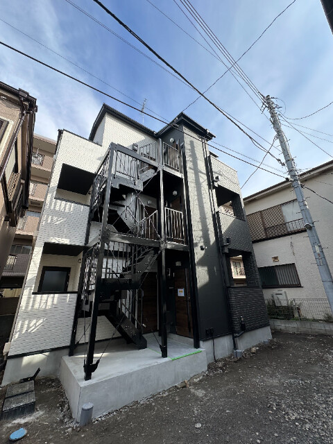 横浜市保土ケ谷区西久保町のアパートの外観
