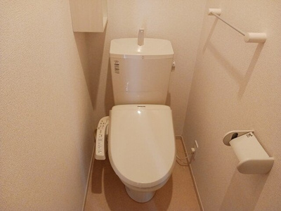 【トイレ】 | クレマチスＡ | 清潔感のあるトイレです