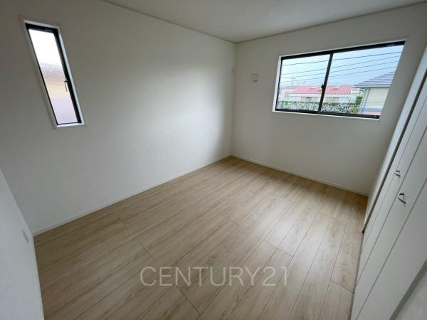 クレイドルガーデン前橋市青柳町第２８　４号棟の洋室|２面採光の明るい洋室です