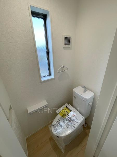 クレイドルガーデン前橋市青柳町第２８　４号棟のトイレ|２階トイレです。
温水シャワー洗浄機能付きです。