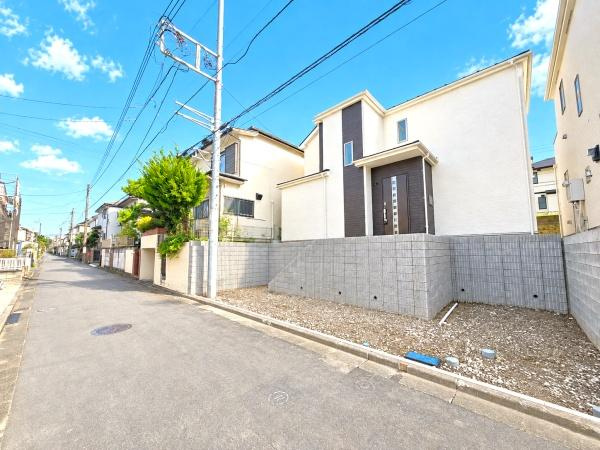 横浜市保土ケ谷区境木本町の新築一戸建の外観|間もなく完成します！
室内も見学可能です。
お気軽にお問い合わせください。