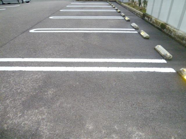 フェリスの駐車場|駐車スペースもあります