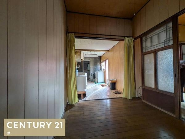 和歌山市和歌浦東1丁目　中古戸建の居間・リビング