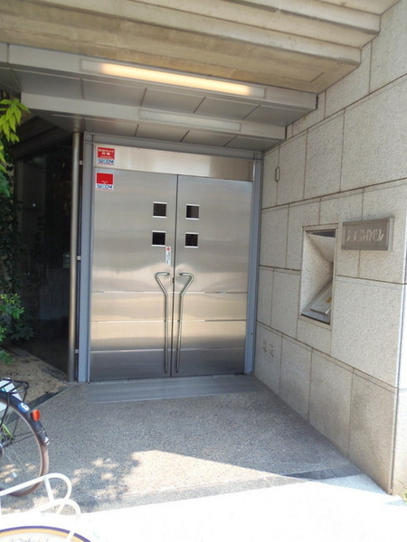 大正祐伸ビルのエントランス|★しっかりした建物入口★
