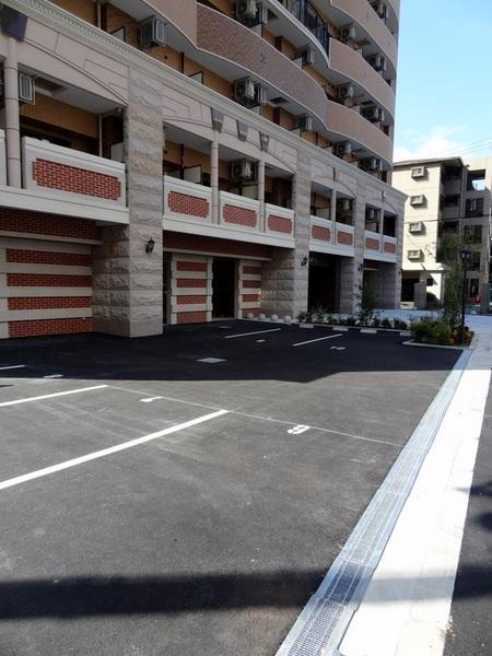 Luxe大正の駐車場|★駐車場完備★