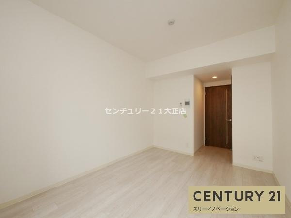 フォーリアライズ弁天町ノビアの洋室