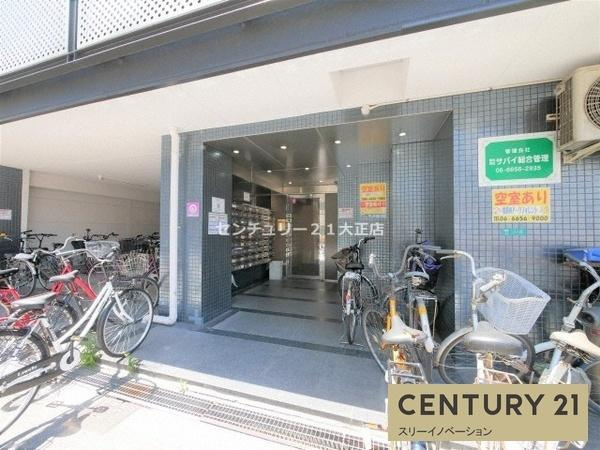 Y's朝潮橋駅前のエントランス