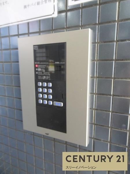 Y's朝潮橋駅前のエントランス