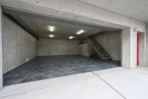 香芝市旭ケ丘３丁目　一戸建の駐車場