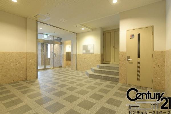 スコーレ東生駒のエントランス|■現地撮影写真■広々とした綺麗なロビーです！