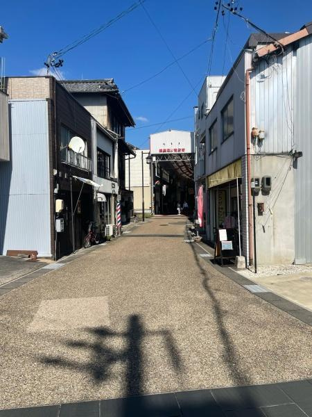 瀬戸市朝日町・中古戸建の前面道路含む現地写真|前面道路です。