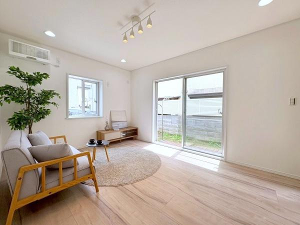 綾瀬市上土棚中６丁目の中古一戸建の居間・リビング