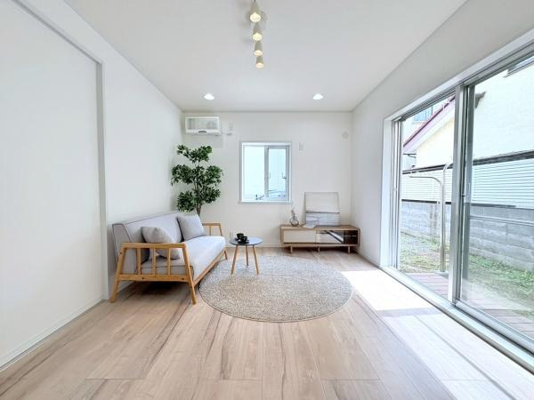 綾瀬市上土棚中６丁目の中古一戸建の居間・リビング