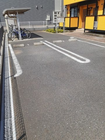 エレガントハイツの駐車場