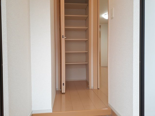 コッティ大泉の玄関