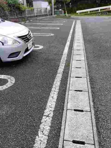 フレヴェールの駐車場