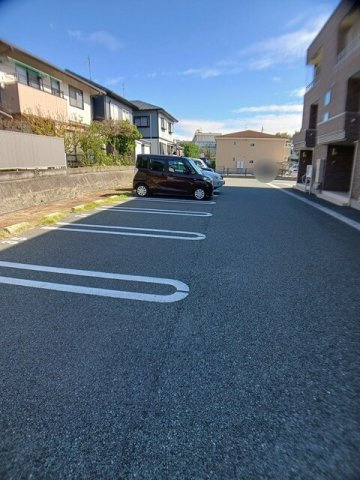 プライム・ガーデンⅡの駐車場