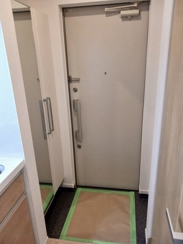 ジェントリー・カイトの玄関
