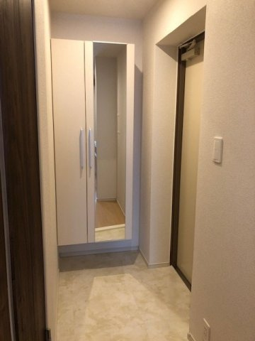 グリシーヌの玄関