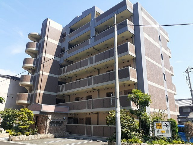 ＳＥＤＮＡ鶴見緑地の外観