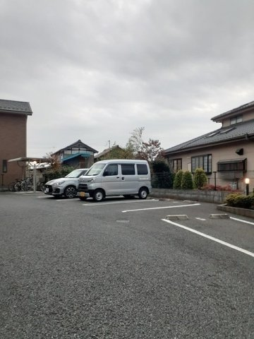 プロムナ－ドの駐車場