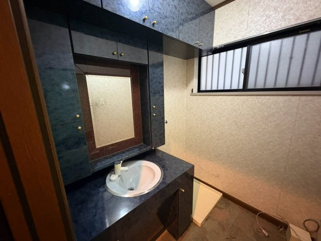 中古戸建　岐阜市日野東7丁目　平成4年築の独立洗面台