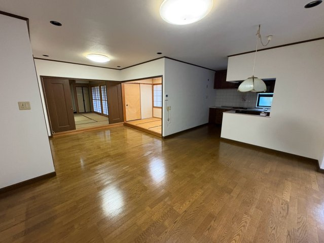 中古戸建　岐阜市日野東7丁目　平成4年築の居間・リビング