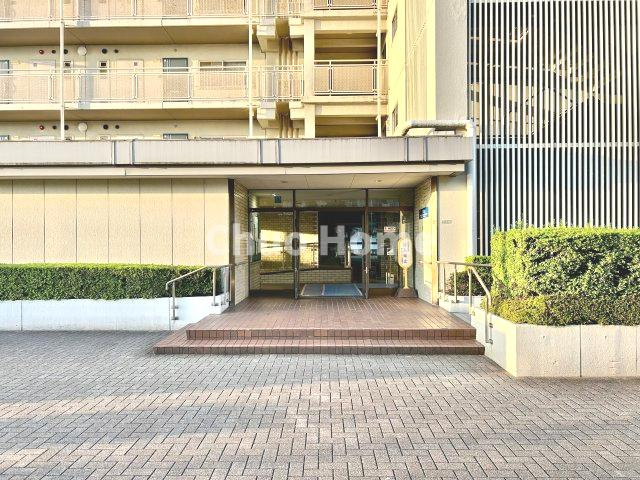 ボナハイツ中川1号棟のエントランス|【エントランス】マンションのエントランスは、その物件の印象を決める、顔とも言える場所です。毎日通る場所ですからきれいなのが一番です。