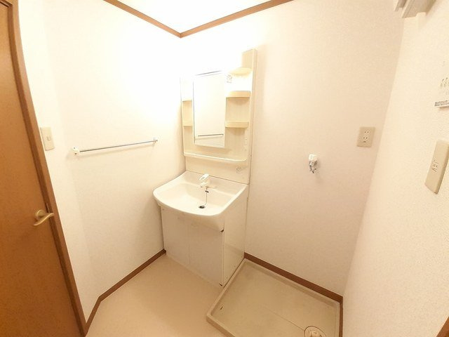 エシックスウインドの洗面所|明るい洗面所です