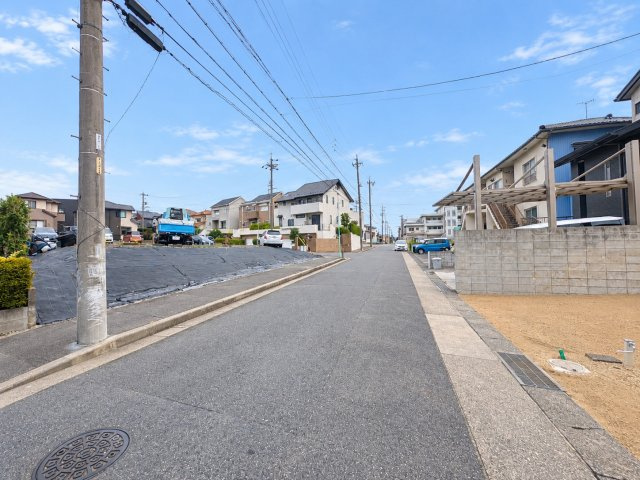 【前面道路含む現地写真】の画像