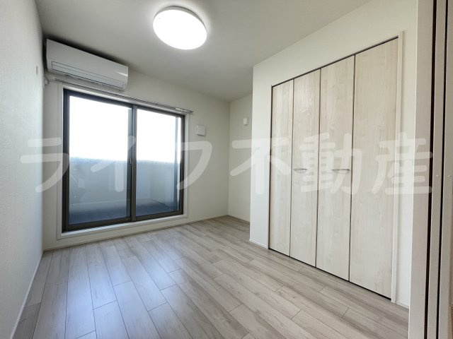 フジパレス八戸ノ里Ⅲ番館の洋室|広々とした洋室です