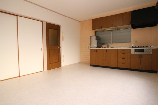 塩屋町３丁目戸建の居間・リビング