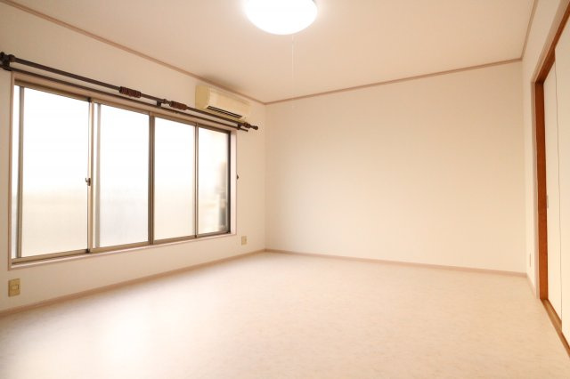 塩屋町３丁目戸建の居間・リビング