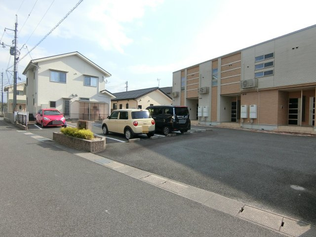 ラランドの駐車場