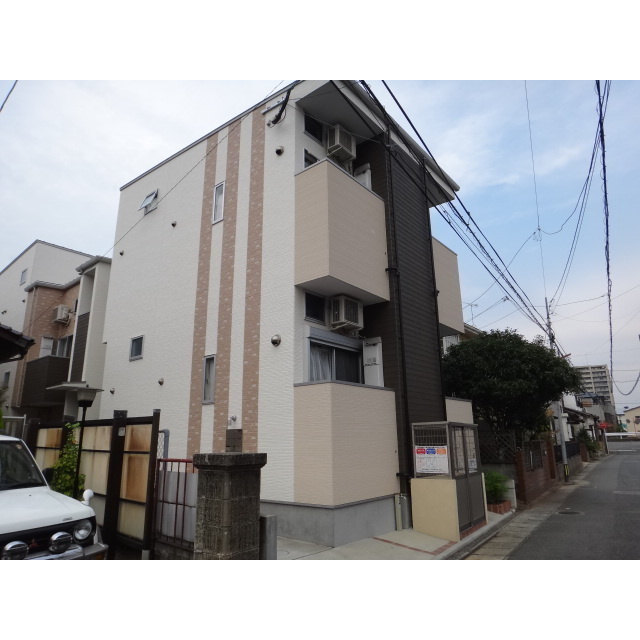 福岡市東区原田２丁目のアパートの外観