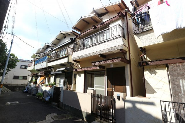 山手5丁目戸建の外観
